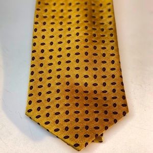 Brooks Brothers Makers 100% Pure Silk Mens Gold Neck Tie With Geometric Pattern